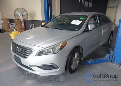 2017 Hyundai Sonata z USA, uszkodzony, nr VIN 5NPE24AF4HH563108